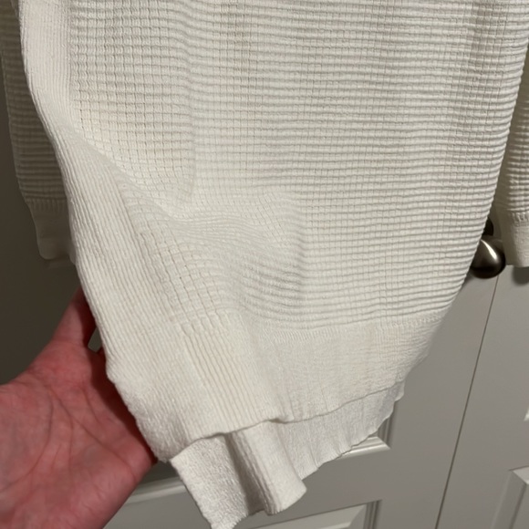 SIZE SMALL - Picture 4 of 8